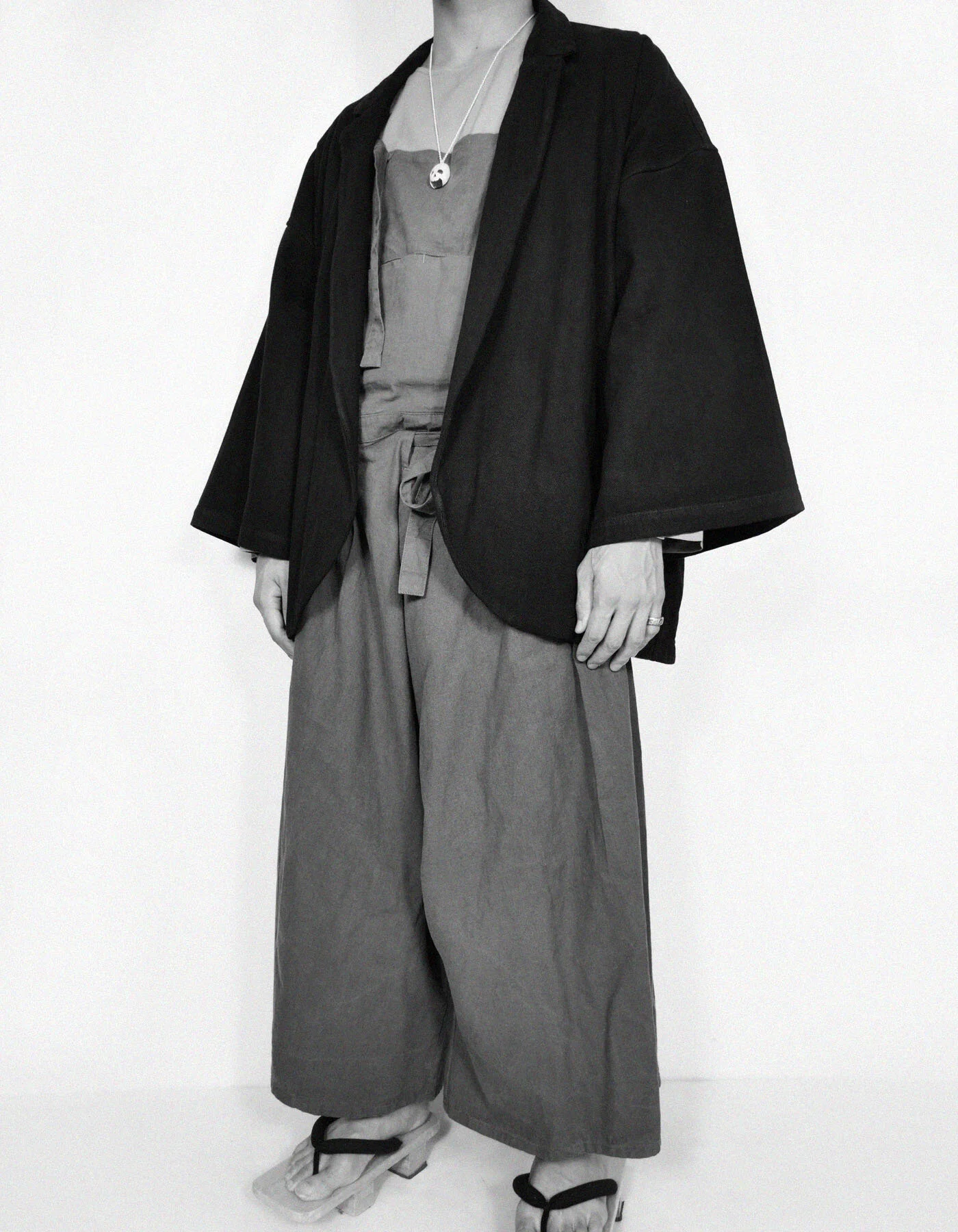 KIN - BLACK | Prospective Flow | Japanese Fashion for Men | プロ